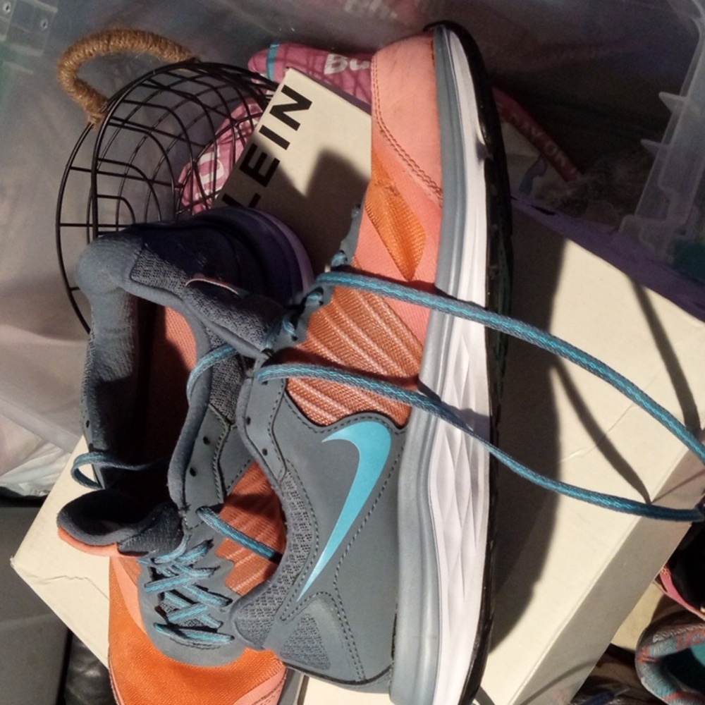 Nike - Picture 5 of 6